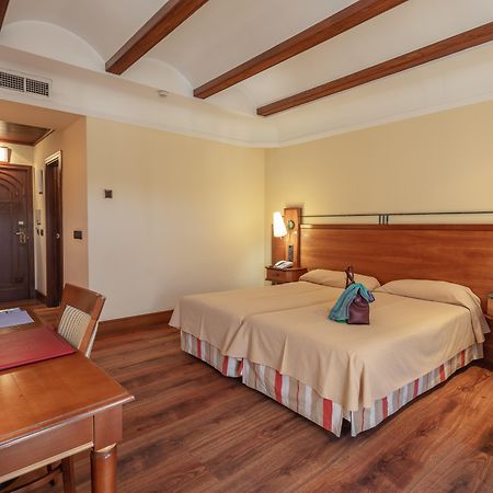 Hotel Abades Гвадикс Экстерьер фото