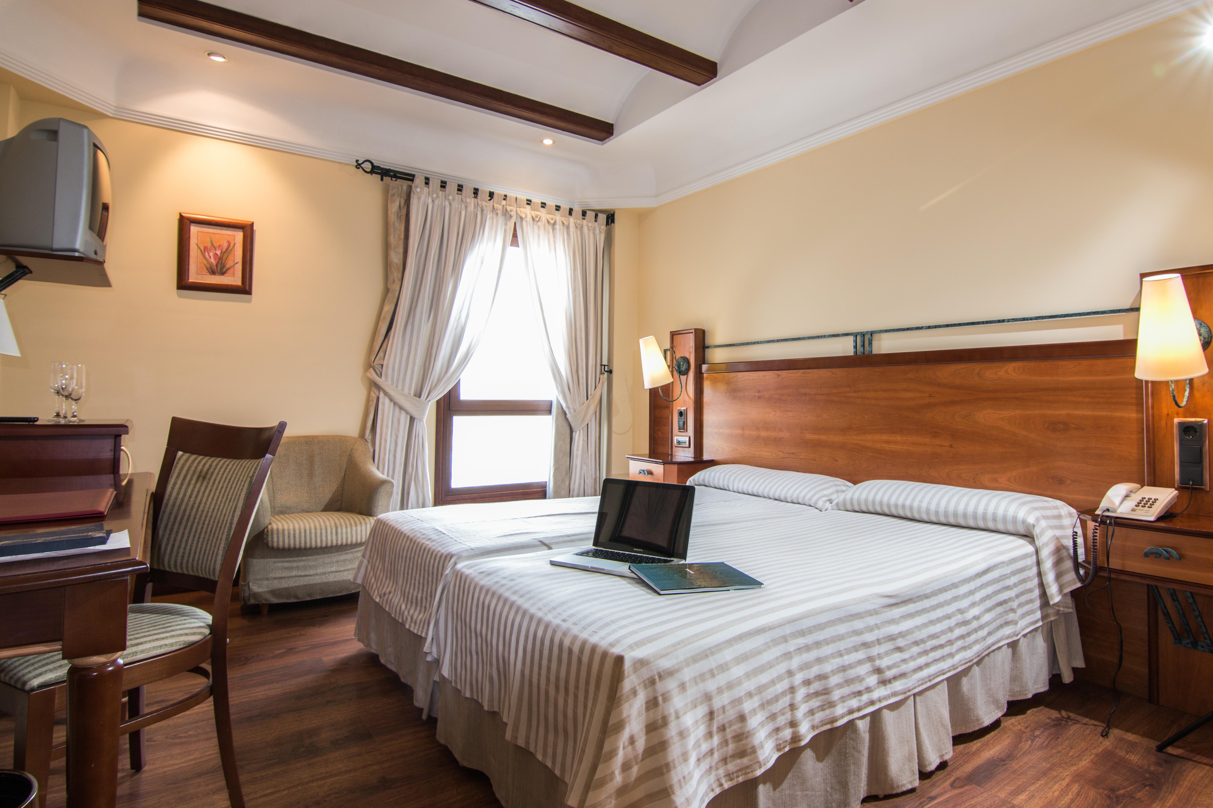 Hotel Abades Гвадикс Экстерьер фото