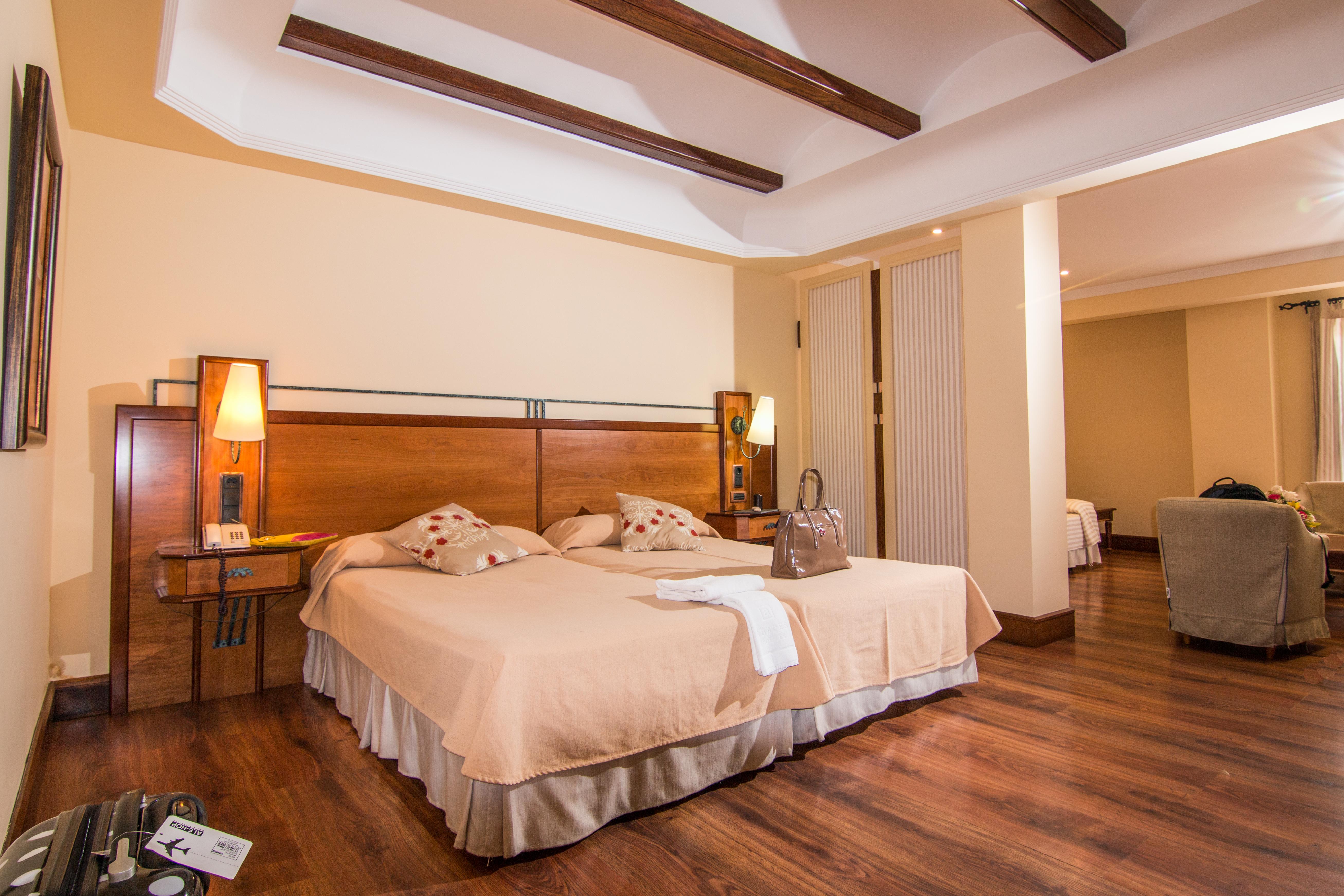 Hotel Abades Гвадикс Экстерьер фото
